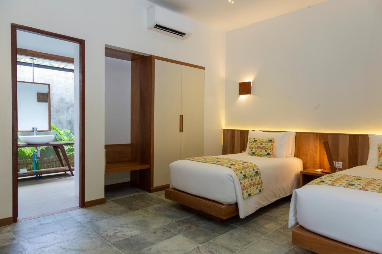 Island Center Point Hotel Koh Rong Sanloem Exterior photo
