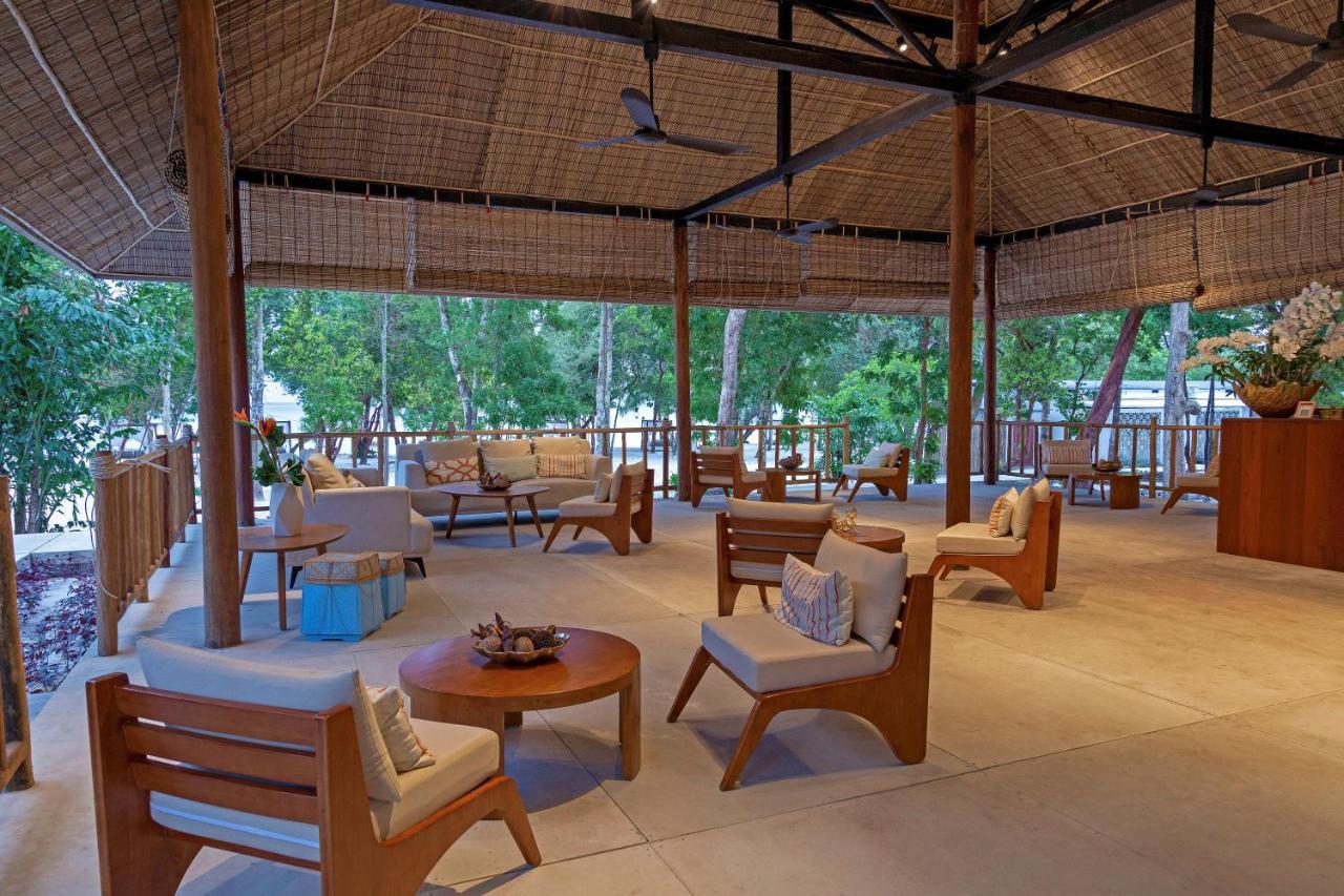 Island Center Point Hotel Koh Rong Sanloem Exterior photo