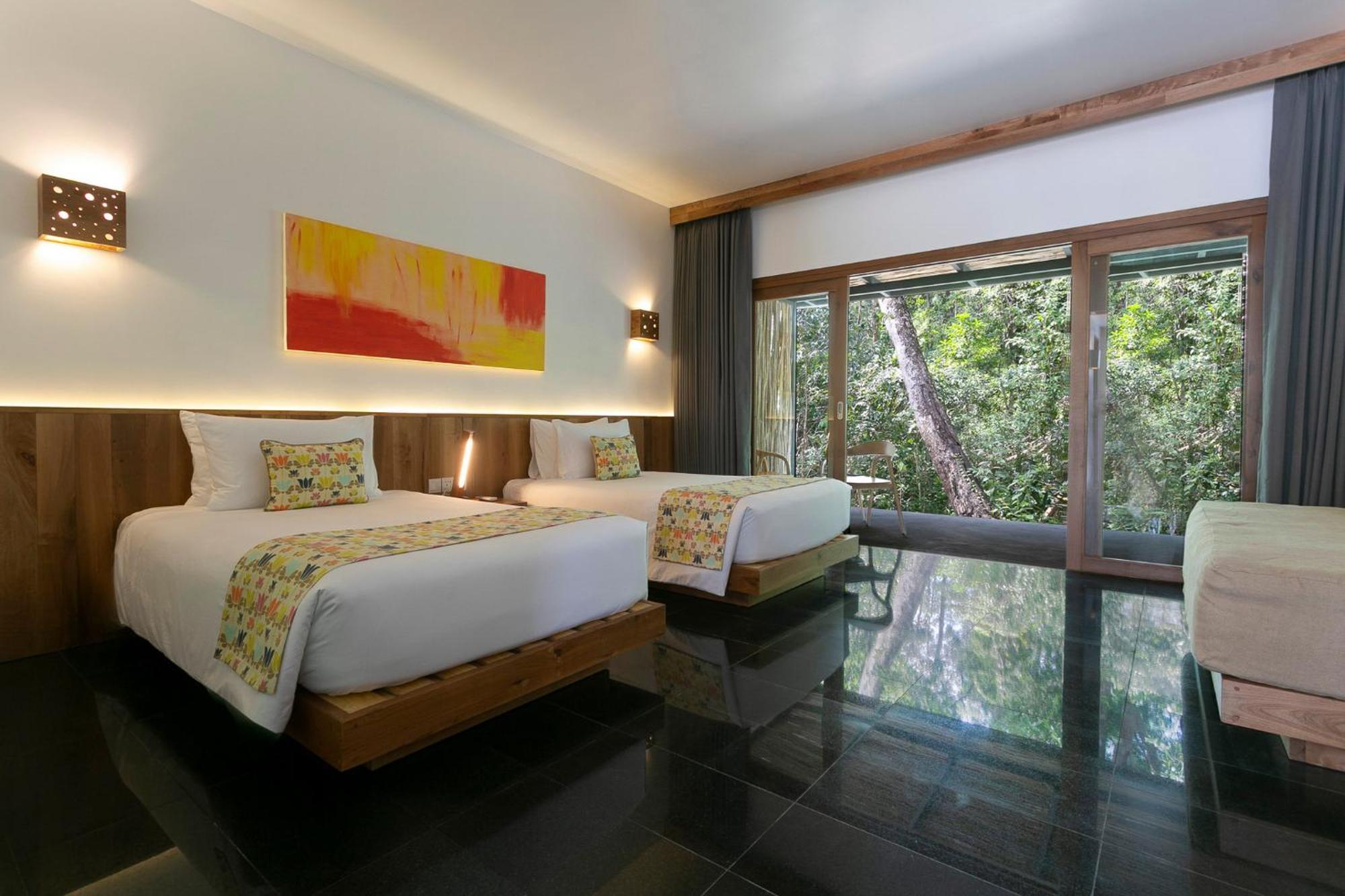 Island Center Point Hotel Koh Rong Sanloem Exterior photo
