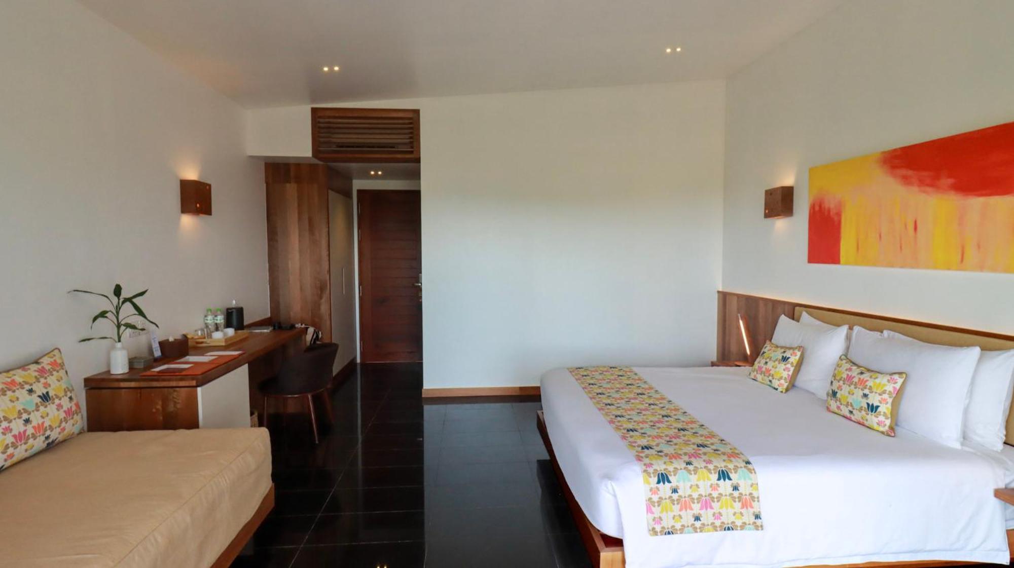 Island Center Point Hotel Koh Rong Sanloem Exterior photo